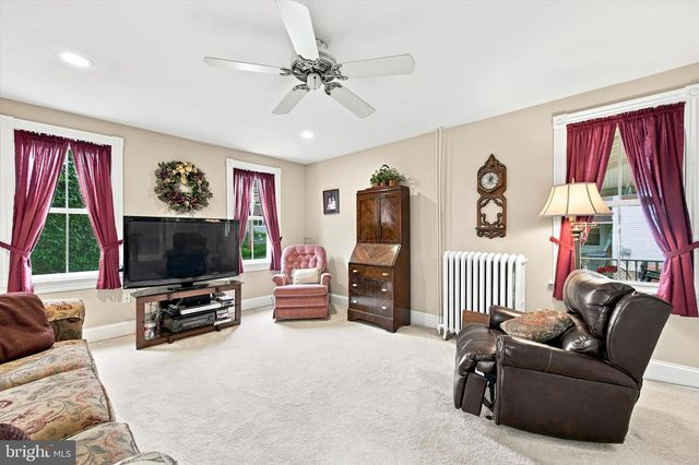3 MAPLE AVE, Paoli, PA 19301