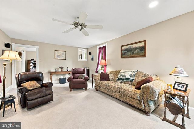 3 MAPLE AVE, Paoli, PA 19301