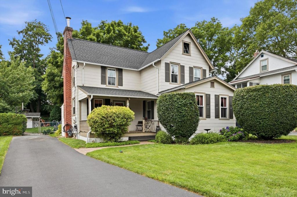3 MAPLE AVE, Paoli, PA 19301
