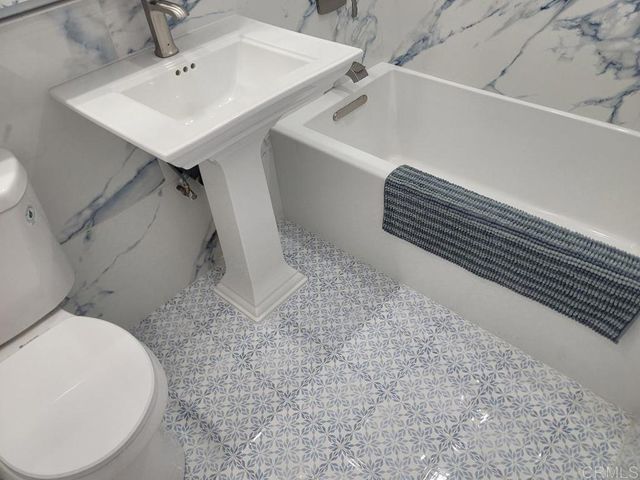 245 W Bobier Drive 90, Vista, CA 92083