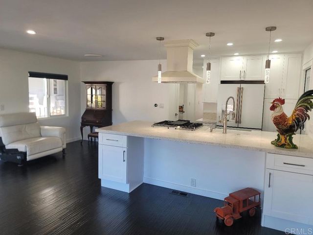 245 W Bobier Drive 90, Vista, CA 92083