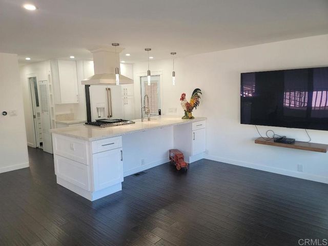 245 W Bobier Drive 90, Vista, CA 92083