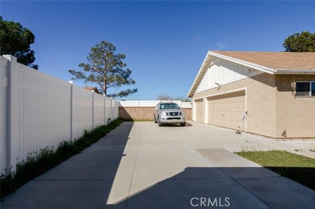 42637 Calandri Lane, Lancaster, CA 93536