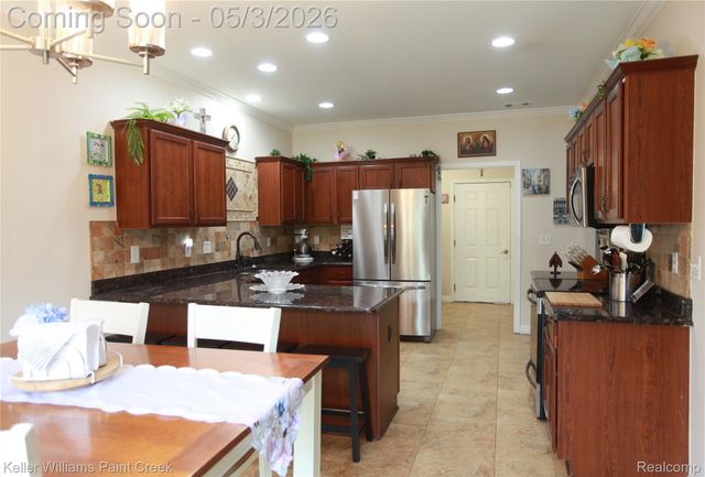 3546 Eagle Creek Drive, Shelby Charter Township, MI 48317