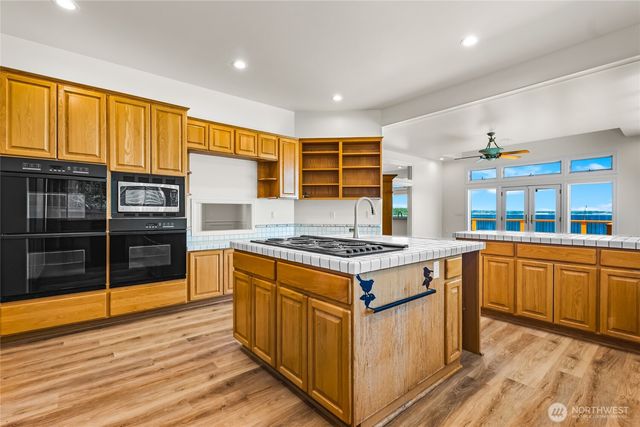 3065 Oak Bay Road, Port Hadlock, WA 98339