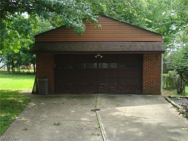 24500 Puritan Road, Euclid, OH 44123