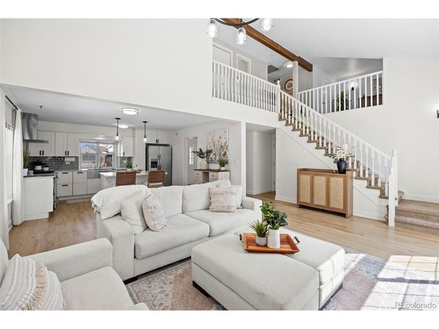 6050 E Hinsdale Ct, Centennial, CO 80112