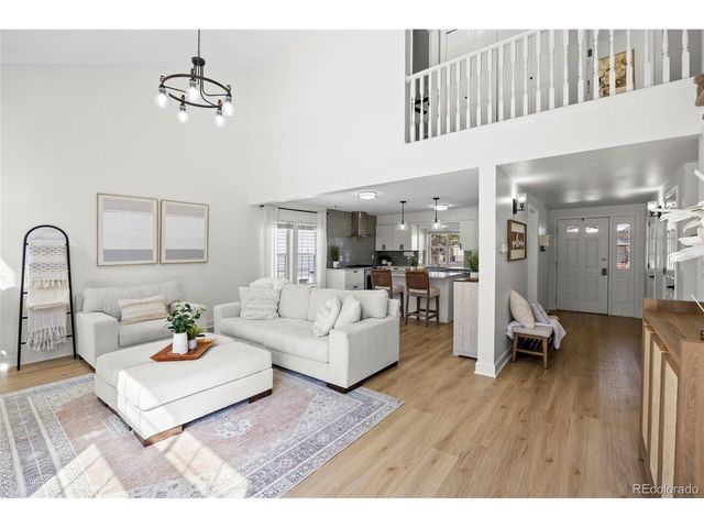 6050 E Hinsdale Ct, Centennial, CO 80112