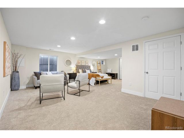 6050 E Hinsdale Ct, Centennial, CO 80112