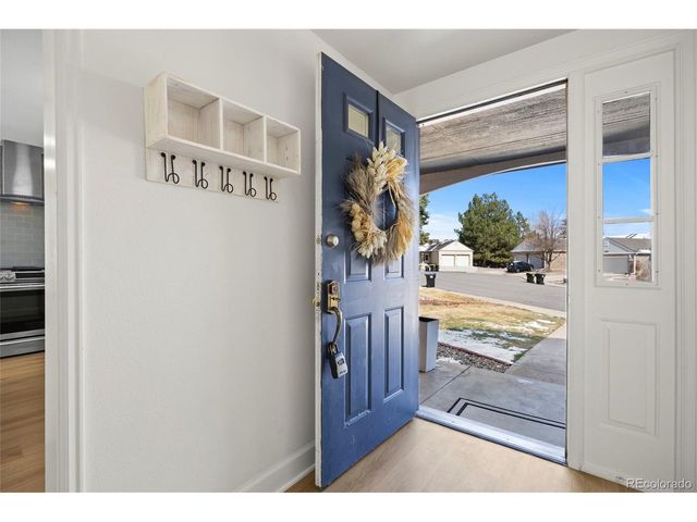 6050 E Hinsdale Ct, Centennial, CO 80112