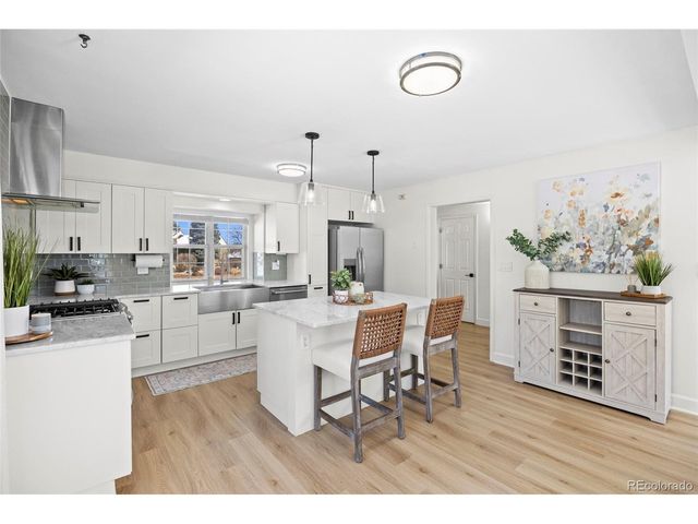 6050 E Hinsdale Ct, Centennial, CO 80112