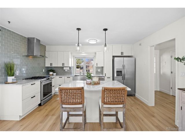 6050 E Hinsdale Ct, Centennial, CO 80112