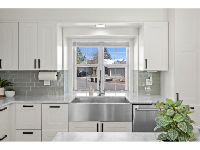 6050 E Hinsdale Ct, Centennial, CO 80112