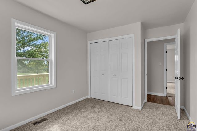 5436 SW 69th St, Auburn, KS 66402