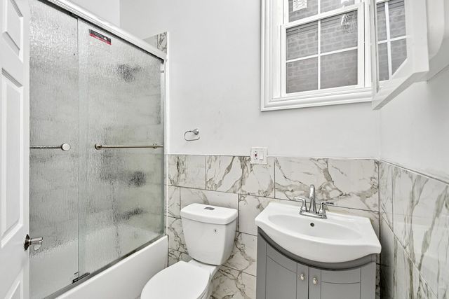 6748 S Wabash Avenue, Chicago, IL 60637