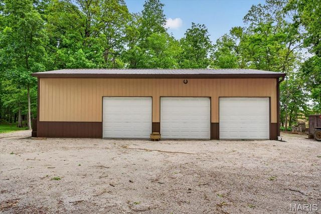 1565 Centerville Road, Columbia, IL 62236