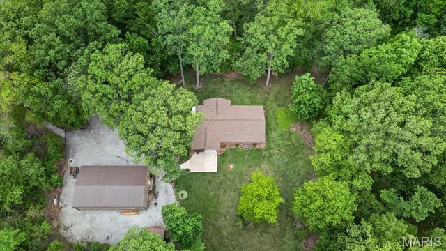 1565 Centerville Road, Columbia, IL 62236