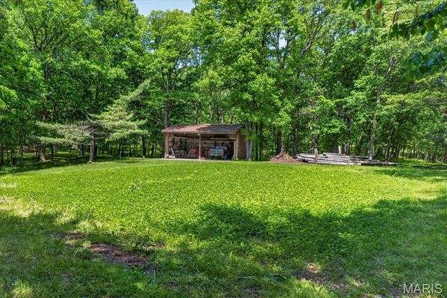 1565 Centerville Road, Columbia, IL 62236