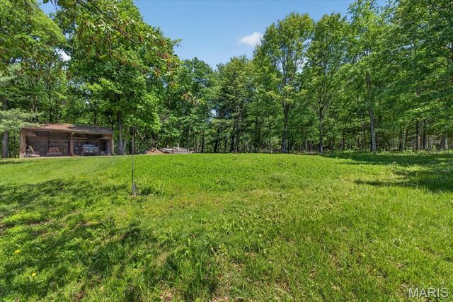 1565 Centerville Road, Columbia, IL 62236