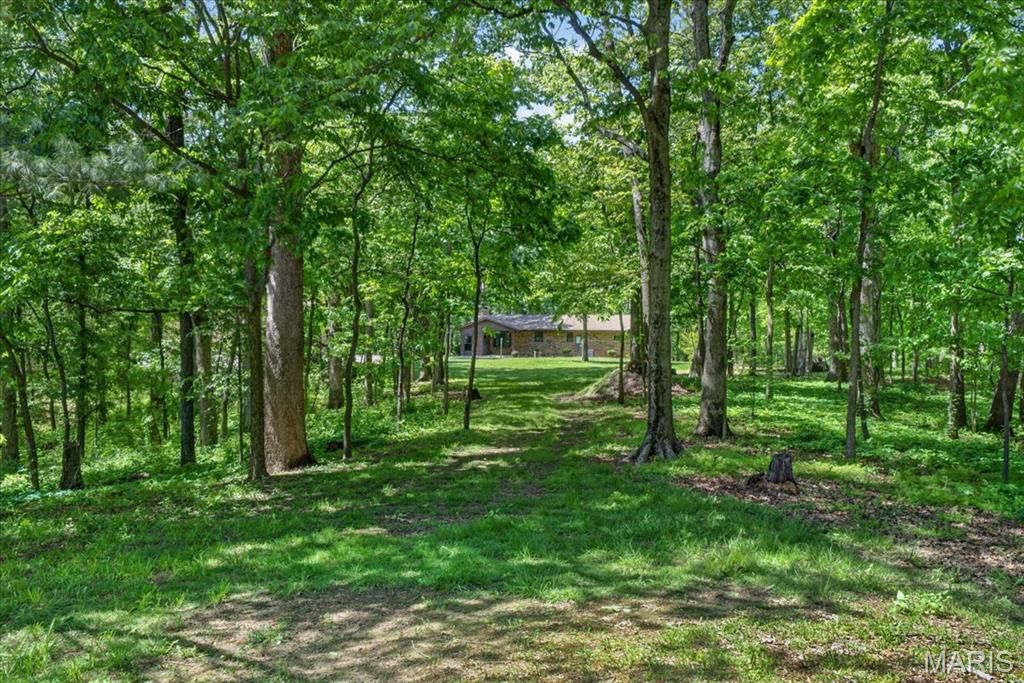 1565 Centerville Road, Columbia, IL 62236