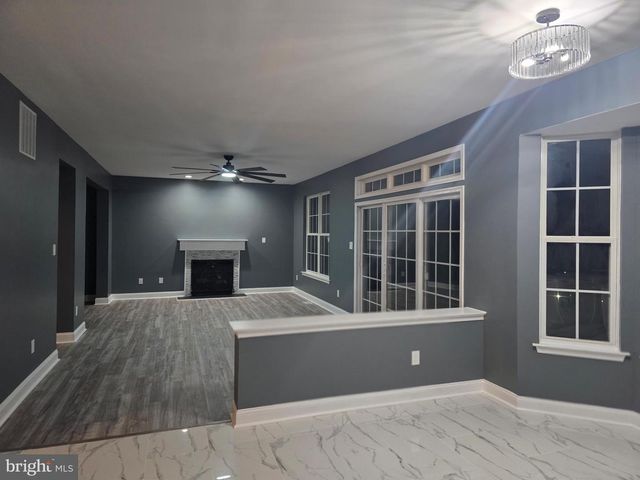 6054 WILMINGTON AVE, Egg Harbor Township, NJ 08234