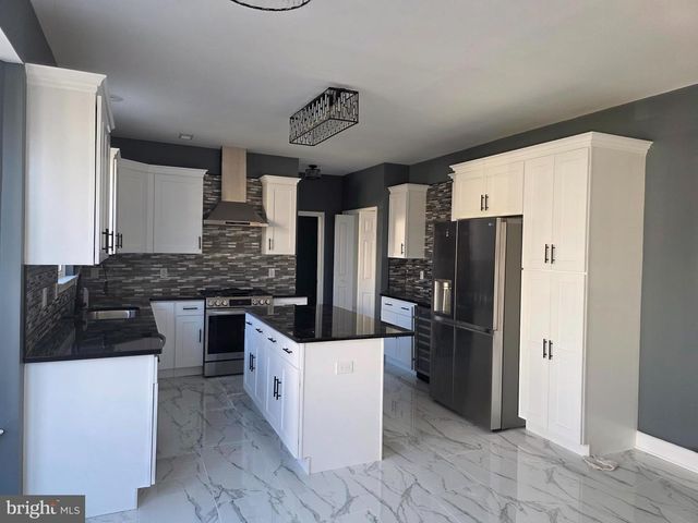 6054 WILMINGTON AVE, Egg Harbor Township, NJ 08234