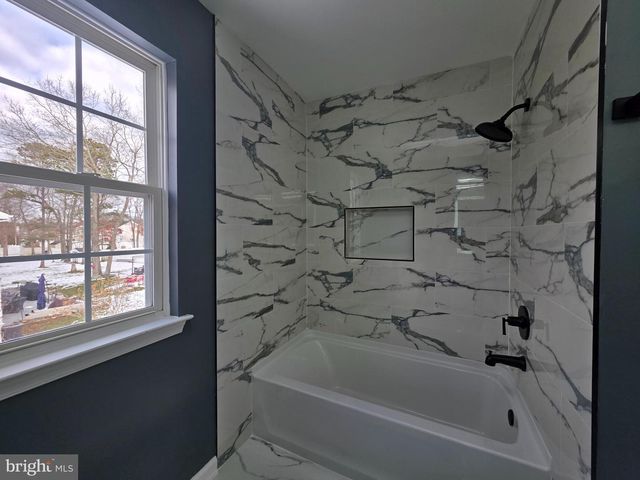 6054 WILMINGTON AVE, Egg Harbor Township, NJ 08234