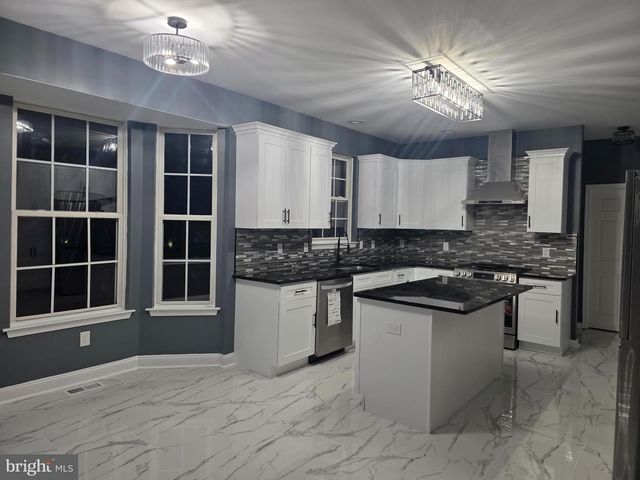 6054 WILMINGTON AVE, Egg Harbor Township, NJ 08234