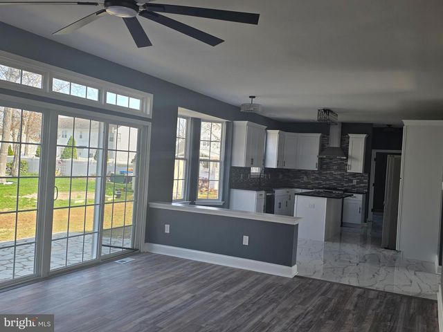 6054 WILMINGTON AVE, Egg Harbor Township, NJ 08234