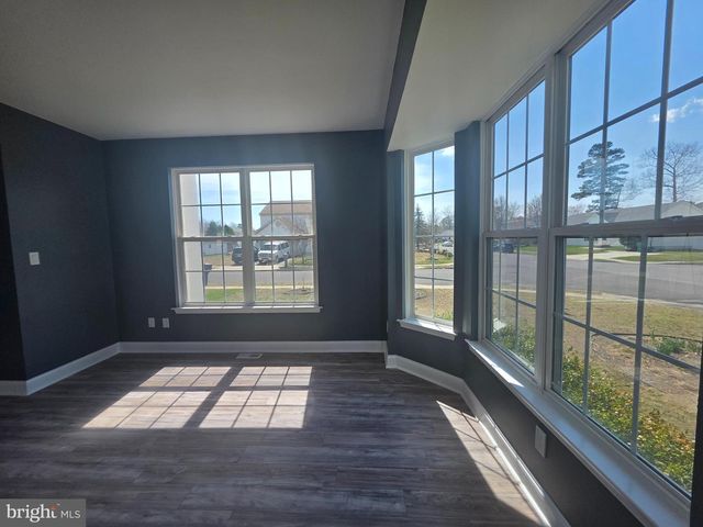 6054 WILMINGTON AVE, Egg Harbor Township, NJ 08234