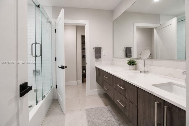8700 SW 175th Street, Palmetto Bay, FL 33157
