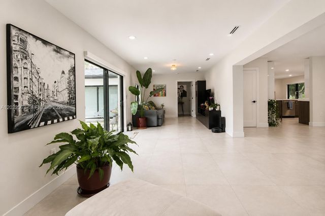 8700 SW 175th Street, Palmetto Bay, FL 33157