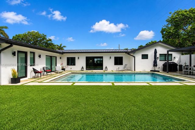 8700 SW 175th Street, Palmetto Bay, FL 33157