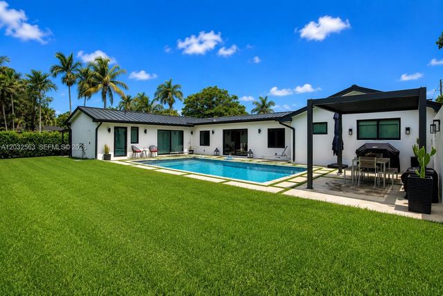 8700 SW 175th Street, Palmetto Bay, FL 33157