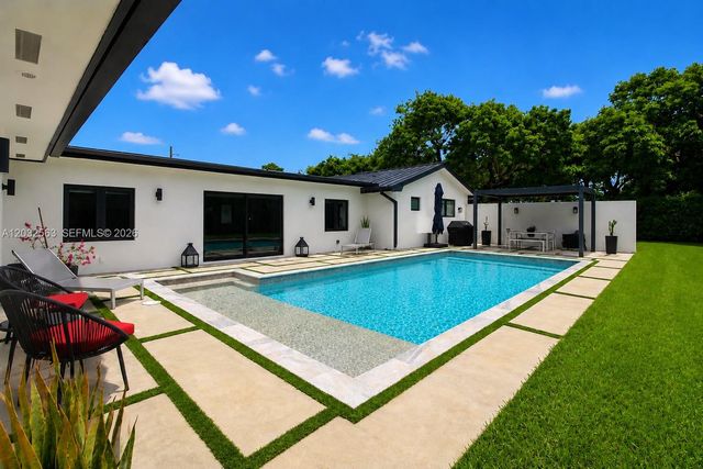 8700 SW 175th Street, Palmetto Bay, FL 33157