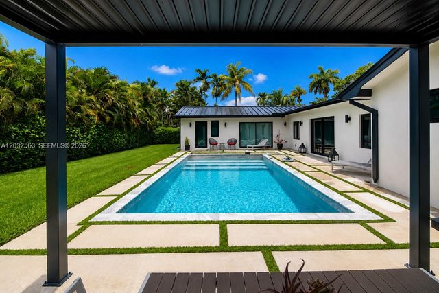 8700 SW 175th Street, Palmetto Bay, FL 33157