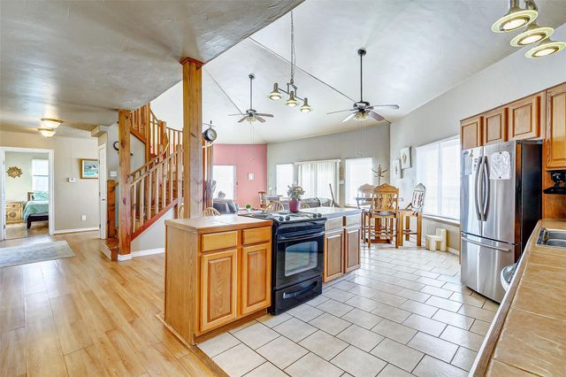 1508 Highway 87, Gilchrist, TX 77617