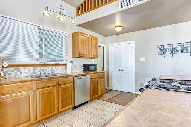 1508 Highway 87, Gilchrist, TX 77617