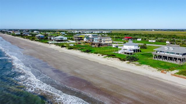 1508 Highway 87, Gilchrist, TX 77617