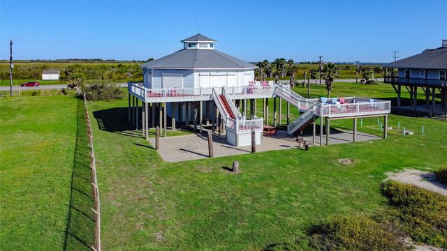 1508 Highway 87, Gilchrist, TX 77617