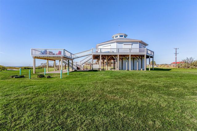 1508 Highway 87, Gilchrist, TX 77617