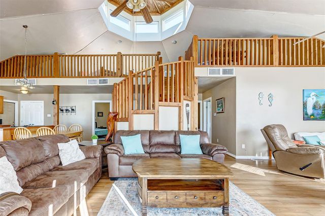 1508 Highway 87, Gilchrist, TX 77617