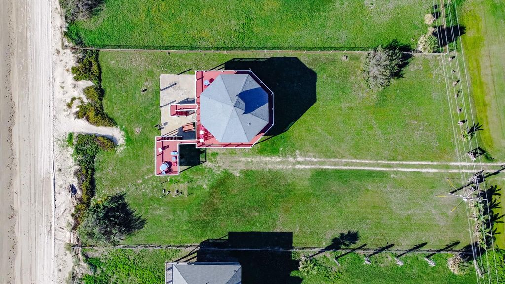 1508 Highway 87, Gilchrist, TX 77617