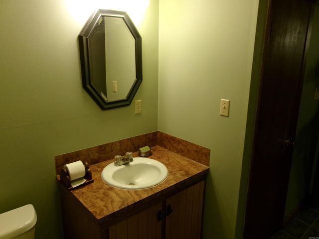 178 State School Road, Monticello, AR 71655