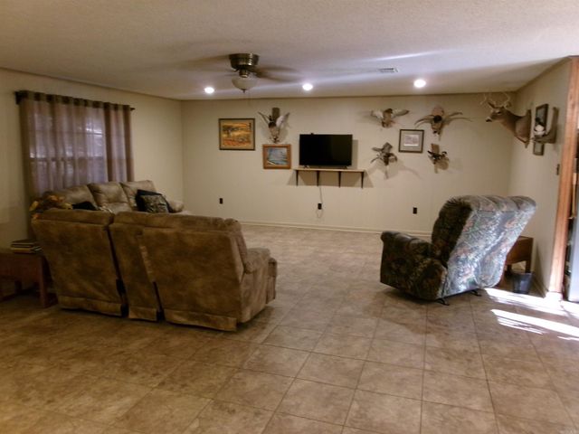 178 State School Road, Monticello, AR 71655