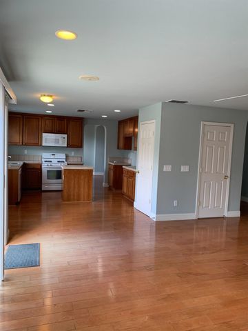 719 Sparrow Ct, Tracy, CA 95377