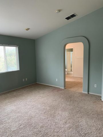 719 Sparrow Ct, Tracy, CA 95377