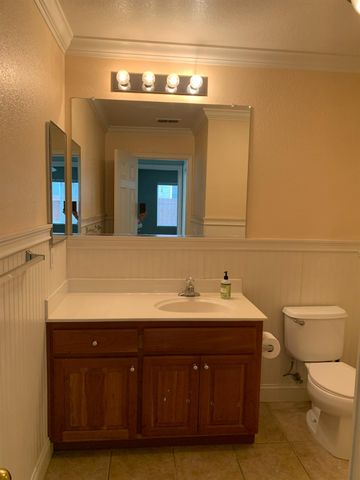 719 Sparrow Ct, Tracy, CA 95377