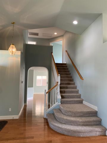 719 Sparrow Ct, Tracy, CA 95377