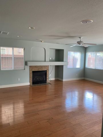 719 Sparrow Ct, Tracy, CA 95377